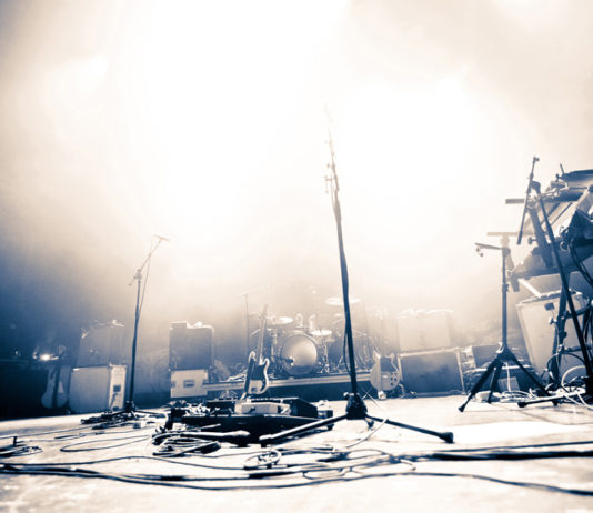 „Doppelleben: Bildende Künstler_innen machen Musik“ / mumok Wien