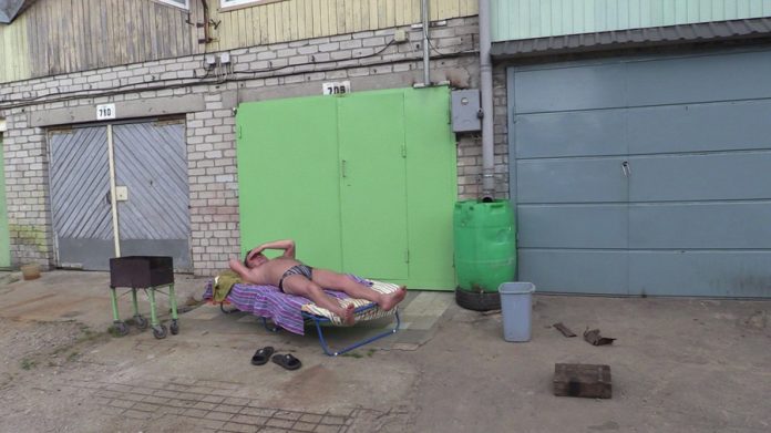 GARAZAS | GARAGES (LV 2016); Director: Katrina Neiburga © CROSSING EUROPE
