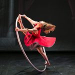 Cirque Noël zeigt Cirque Éloize „Cirkopolis“ Cyr Wheel © Patrick Lazic