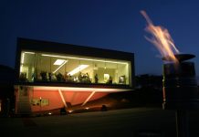 Leo Hillinger Wineshop & Bar Linz / Linz