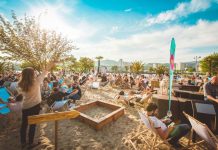 Sandburg – Strand küsst Bar / Linz