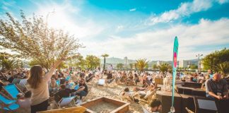 Sandburg – Strand küsst Bar / Linz