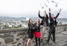 „Exit – Ich liebe meine Panik“ / Theater Phönix Linz