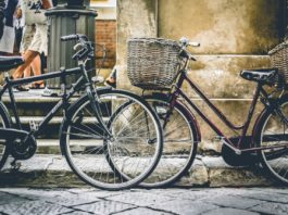 „Buchhandlung Rapunzel, Dornbirn – Bücherzustellung per Fahrrad“