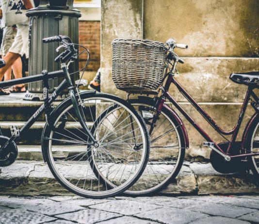 „Buchhandlung Rapunzel, Dornbirn – Bücherzustellung per Fahrrad“
