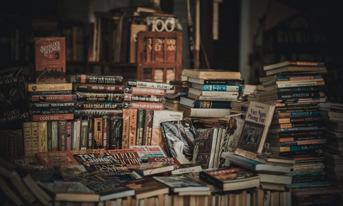 pile-of-assorted-novel-books-694740