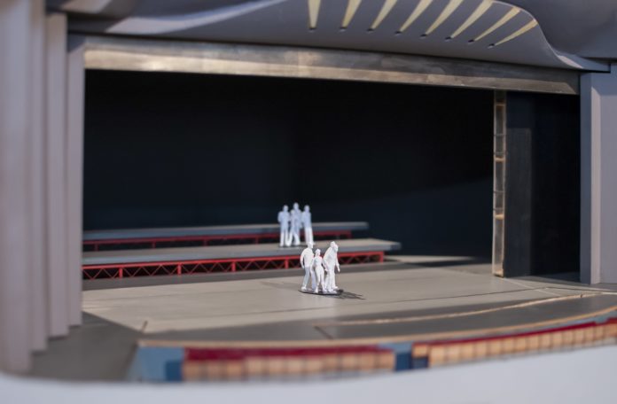 (c) Bühnenmodell aus der Ausstellung Grosses Welttheater