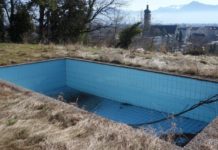 “Löcher, die nicht einmal der Schnee zudeckt” / Druckwerk Lustenau, Vorarlberg