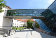 Culture in the showcase / Schlossmuseum Linz