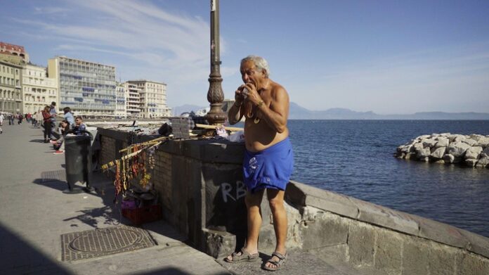 Filmstill, Homo Urbanus Neapolitanus – © Ila Bêka & Louise Lemoine