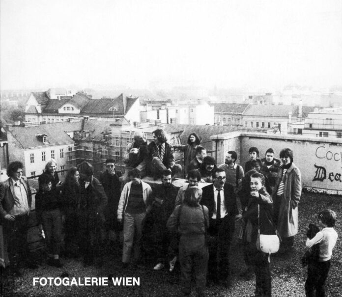 (c) Das Galeriekollektiv und Künstler*innen der Ausstellung Neue Fotografie aus Wien,1983: Credit: Archiv der Fotogalerie.