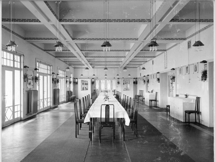 (c) Josef Hoffmann, Speisesaal des Sanatoriums Westend, Purkersdorf, 1905. MAK