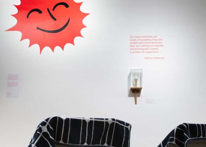 (c) Johanna Pichlbauer, There will be! People! On the Sun! Soon! Ausstellungsansicht, 2021. MAK GALERIE. Foto: Marlene Mautner/MAK.