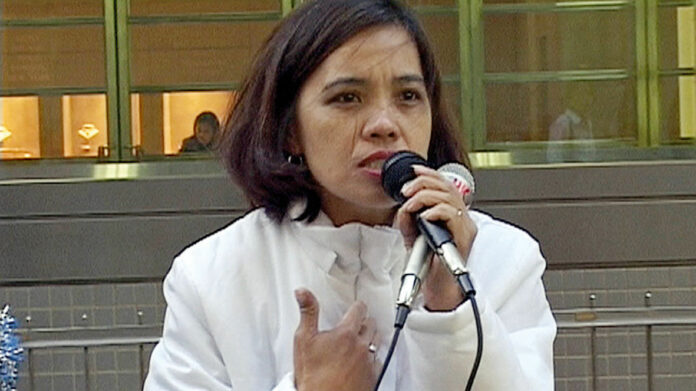 (c) Moira Zoitl, Maria Theresa Hamto, performing BABAE/WOMEN, Videostill.
