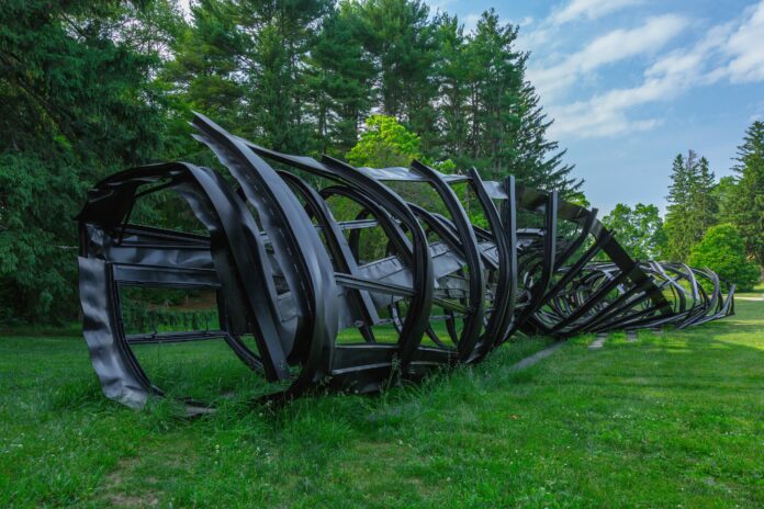 MSO_Tower_2014_Inst_DeCordova-Museum-and-Sculpture-Park-LincolnMA_2015_Courtesy_the_artist_and_Hauser__Wirth_Photo_Anchor-Imagery-Rick-Mansfield