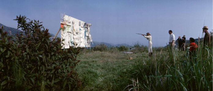 Niki-de-Saint-Phalle-long-shot-1961