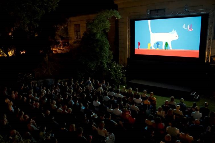 Dotdotdot Openair Kurzfilmfestival 2022 / Volkskundemuseum Wien