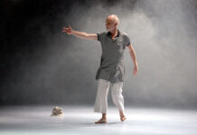 PERFORMdANCE #33 – International Workshop & Performance Festival / Tanzimpulse and ARGEkultur Salzburg Jordina Millà & Julyen Hamilton & Roberta Legros: TIDE MOUNTAINS / © bluedog publications / ARGEkultur Salzbur