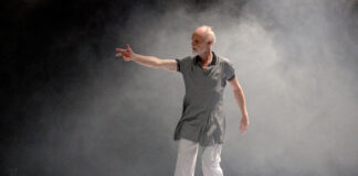 PERFORMdANCE #33 – Internationales Workshop & Performance Festival / Tanzimpulse und ARGEkultur Salzburg Jordina Millà & Julyen Hamilton & Roberta Legros: TIDE MOUNTAINS / © bluedog publications / ARGEkultur Salzbur