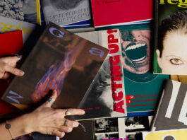 Queer*fem* magaZINES. Queeres und feministisches Publizieren in Kunst und Kultur / Museum der Moderne Salzburg Zeitschriften und Zines aus dem Generali Foundation Studienzentrum, Foto: © Alba Malika Belhadj Merzoug, Angelika Wienerroither / Museum der Moderne Salzburg