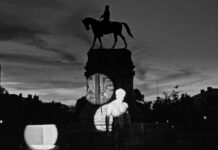 Adam Pendleton – Blackness, White, and Light / mumok, Wien Still aus dem Video "Toy Soldier" © Adam Pendleton, courtesy of the artist and Galerie Eva Presenhuber