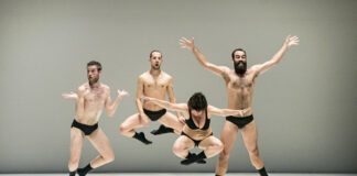 Sommerszene Salzburg – Performing Arts Festival 2023 / Various locations, Salzburg Silvia Gribaudi setzt sich in "Graces" auf wunderbar humorvolle Weise mit der eigenen Biographie auseinander. Foto: © Fabio Sau / Sommerszene Salzburg