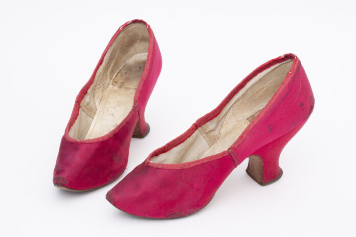 Damenschuhe, 1886, © Nordico Stadtmuseum Linz, Sammlung Pachinger Damenschuhe, 1886, © Nordico Stadtmuseum Linz, Sammlung Pachinger