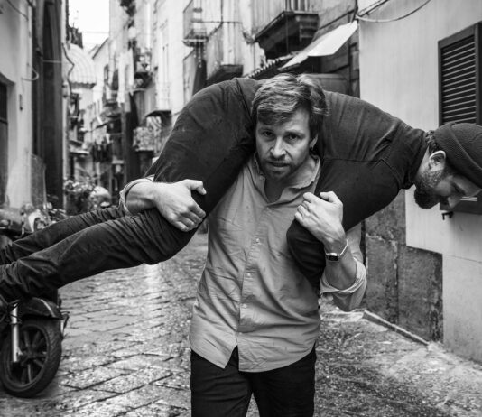 Ištvan Išt Huzjan – Ein Gedicht zwischen uns / Camera Austria, Kunsthaus Graz, Steiermark Ištvan Išt Huzjan, aus: IV. MERA: Sulle Spalle, 2021/2022. Foto: Amedeo Benestante.