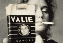 VALIE EXPORT – Retrospektive / Albertina, Wien VALIE EXPORT: VALIE EXPORT – SMART EXPORT, Selbstportrait, 1970, Foto: © Gertraud Wolfschwenger, Bildrecht, Wien 2023 / Albertina