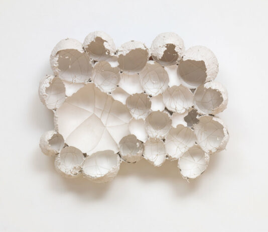 Maria Bartuszová / Museum der Moderne Salzburg, Mönchsberg, Salzburg Maria Bartuszová, Untitled, 1985, Schnur, Gips, Sackleinen, Foto: © Tate