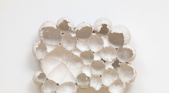 Maria Bartuszová / Museum der Moderne Salzburg, Mönchsberg, Salzburg Maria Bartuszová, Untitled, 1985, Schnur, Gips, Sackleinen, Foto: © Tate