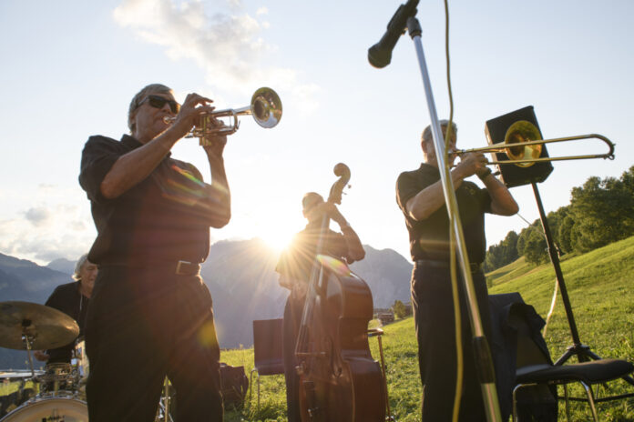 In der eindrücklichen Hochgebirgslandschaft des Montafon wird ausgiebig gejammt und gejazzt. Foto © Patrick Säly