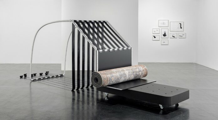 Julie Hayward – Give me shelter II / eborangalerie, Salzburg Julie Hayward, Give me shelter II, Foto © Georg Molterer