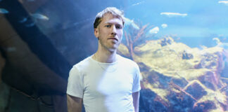 Literaturfestival O-TÖNE 2023 / Museumquartier, Wien In Luca Kiesers Debütroman geschieht unter Wasser Bedrohliches... Foto © Nikolaus Stein