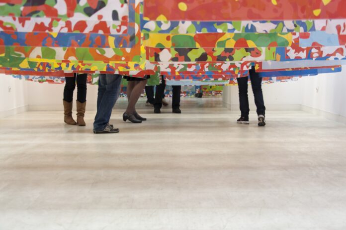 Société Réaliste ''U.N. Camouflage'', 2014, installation view SIZ gallery, Rijeka, Foto: Elvis Krstulović