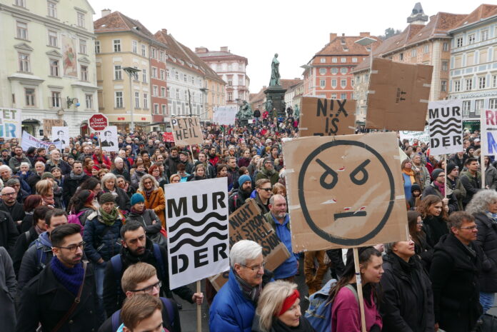 Demonstration Rettet die Mur am Grazer Hauptplatz, 17.02.2017 © Franz Keppel (Huchenfranz)