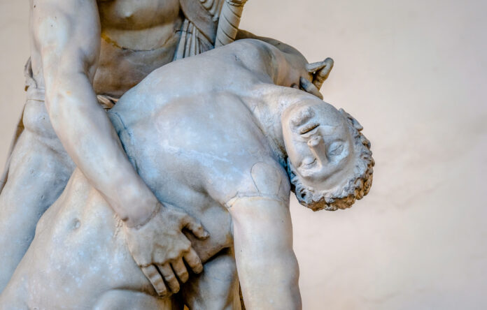 Foto: Der Körper des Patroklos wird von Menelaos geborgen (Fragment). Römische Skulpturengruppe, Florenz