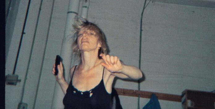 © Carola Dertnig, Dancing with Remote, 1998