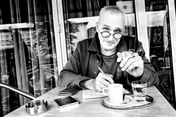 José F. A. Oliver: © Alain Barbero