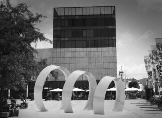 5 VOR 12 – Unerhörter Widerstand / OK Linz