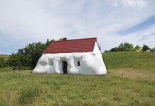 ERWIN WURM / Marmorschlössl Bad Ischl, Upper Austria