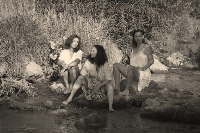 © Sistas by Dr. Andreas Janata