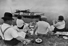 Henri Cartier-Bresson – Watch! Watch! Watch! / FOTO ARSENAL WIEN, Vienna