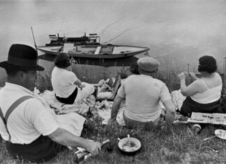 Henri Cartier-Bresson – Watch! Watch! Watch! / FOTO ARSENAL WIEN