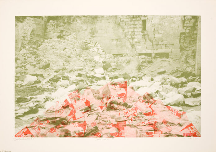 Bild: Laila Shawa, Coke Is It (Walls of Gaza II series), 1994, courtesy of Laila Shawa Estate