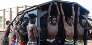 Ibrahim Mahama: Zilijifa / Kunsthalle Wien Museumsquartier