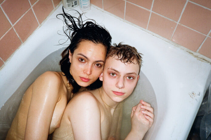 Marie-Tomanova, Kate and Odie, 2017, © Marie-Tomanova
