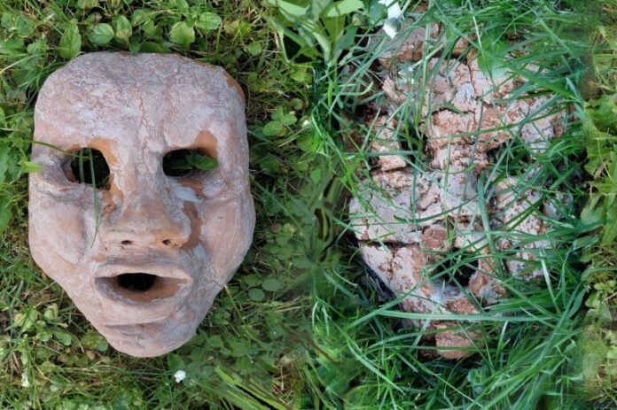 © Monika Schönbacher-Frischenschlager, ANTHROPOZÄN FINAL, 2025, Lehm, Zement, ANTHROPOZÄN FINAL, 2025, clay, cement