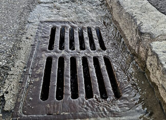 Joseph Fitzgerald, Günther Pedrotti: Wasser in der Stadt – Ertrinken im Regen kann man nur an Land / Museum Pfeilburg Fürstenfeld, Steiermark