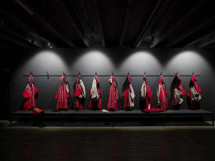 Chalisée Naamani, Who claims love?, 2025 Courtesy Ciaccia Levi, Paris/Milan und Bildrecht, Wien 2025, Foto © Aurélien Mole